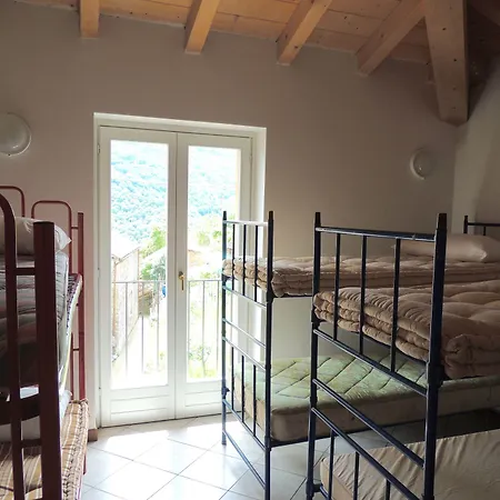 Dosso Del Liro Hostel